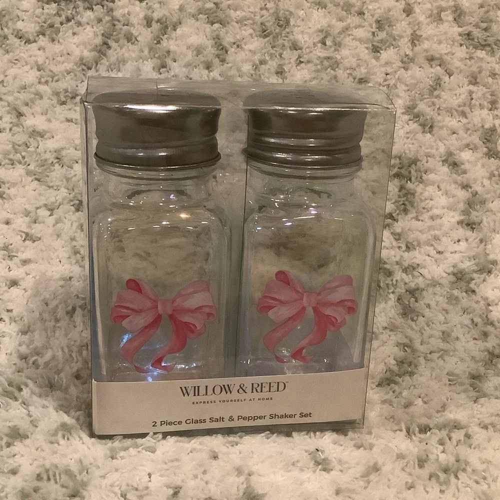 Willow & Reed Pink Ribbon Valentines Day Glass Salt Pepper Shaker Set NWT boxed - Picture 11 of 14
